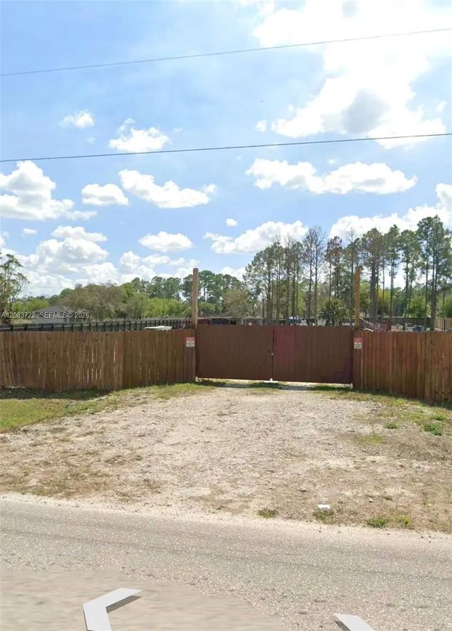 2 of 4 - 490 Avenida Del Sur, Clewiston, FL
