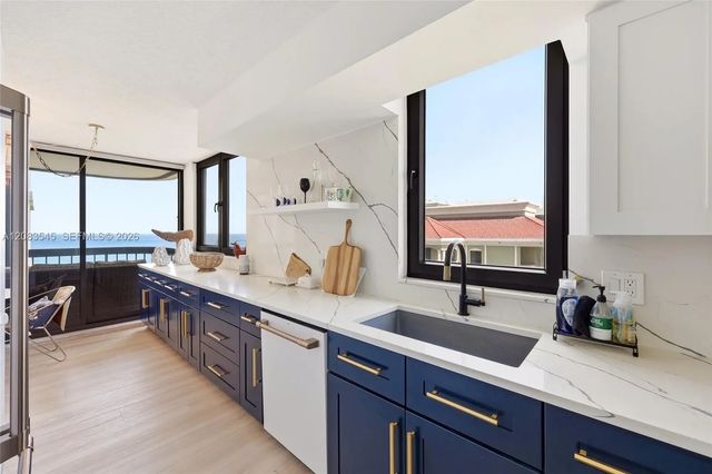 5 of 35 - 5380 N Ocean Drive #18b, Singer Island, FL