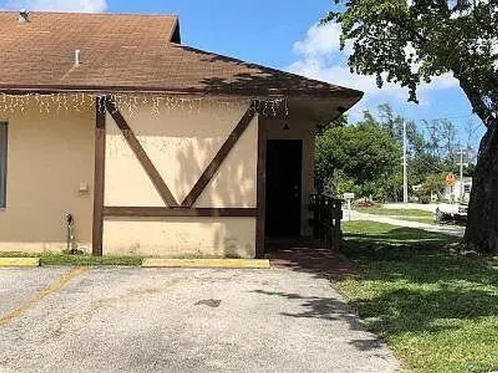800 Sw 9th Street, Hallandale Beach