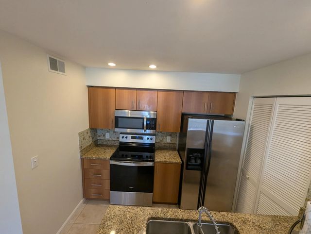 3 of 8 - 1335 Crystal Way #e, Delray Beach, FL