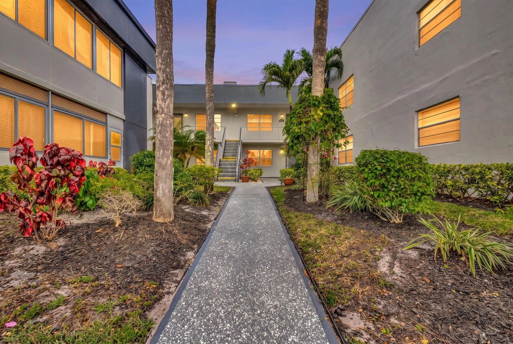 370 Burgundy H #h, Delray Beach