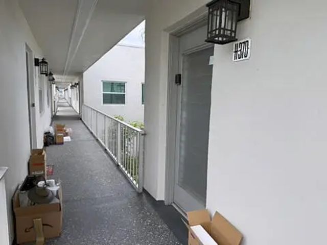370 Burgundy H #h, Delray Beach
