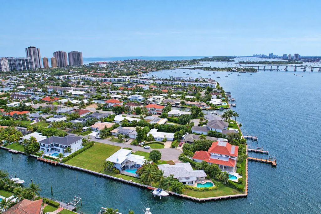 1050 Bimini Lane, Singer Island