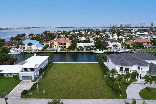 2 of 3 - 1050 Bimini Lane, Singer Island, FL