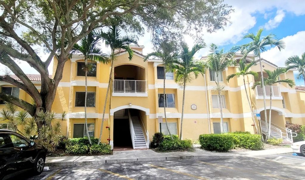 2667 Nw 33rd Street #2402, Oakland Park