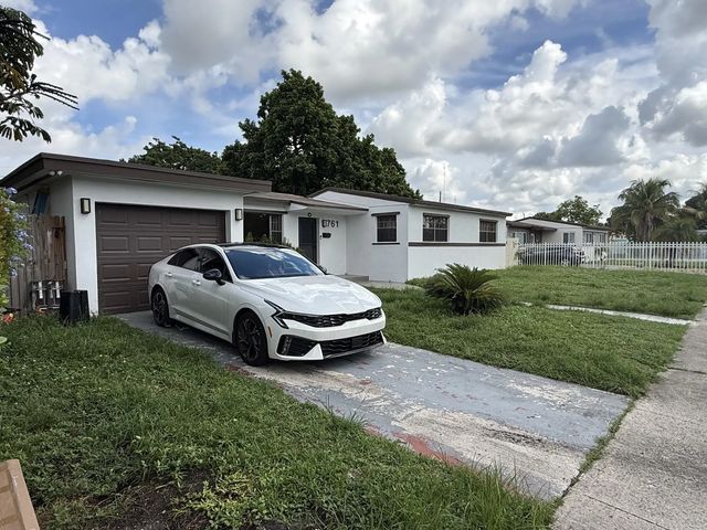 2 of 40 - 761 Nw 183rd Drive, Miami Gardens, FL
