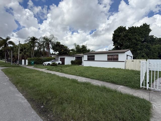 5 of 40 - 761 Nw 183rd Drive, Miami Gardens, FL