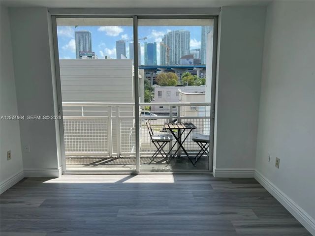 4 of 17 - 450 Sw 3rd Street #15, Miami, FL