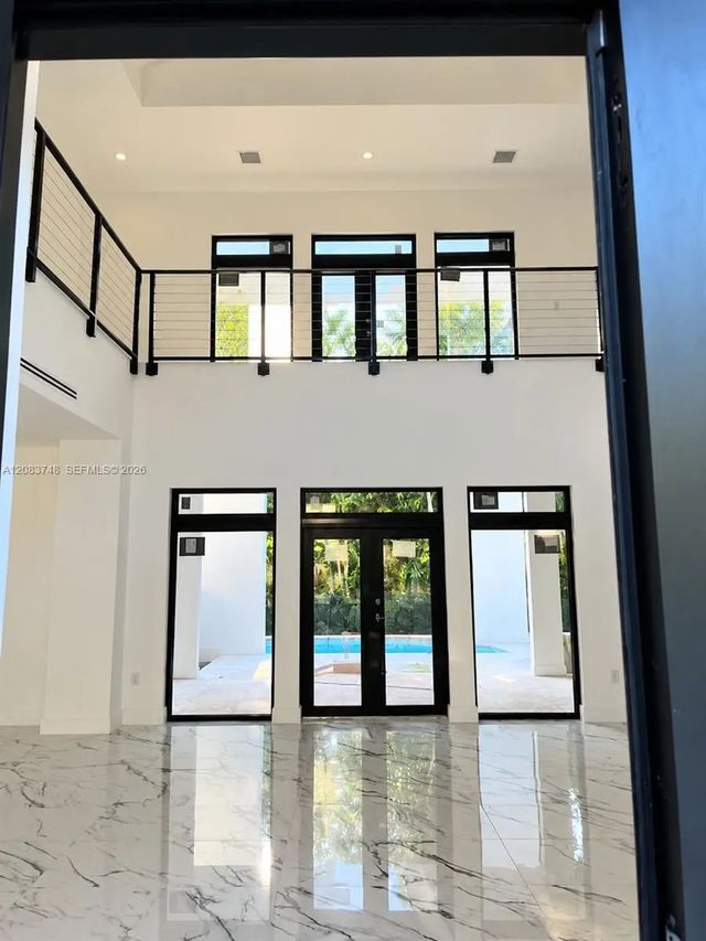 4 of 5 - 5455 Sw 60th Court, Miami, FL