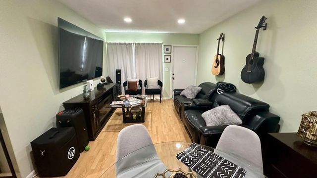 5 of 27 - 3000 Nw 5th Terrace #107, Pompano Beach, FL