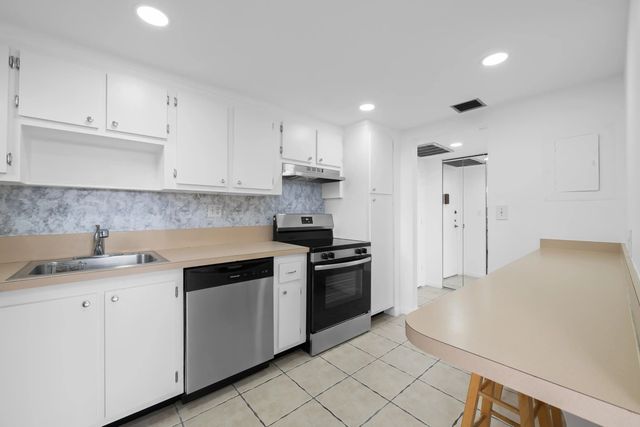 2781 Taft Street #303, Hollywood