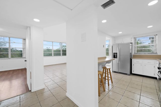 4 of 23 - 2781 Taft Street #303, Hollywood, FL