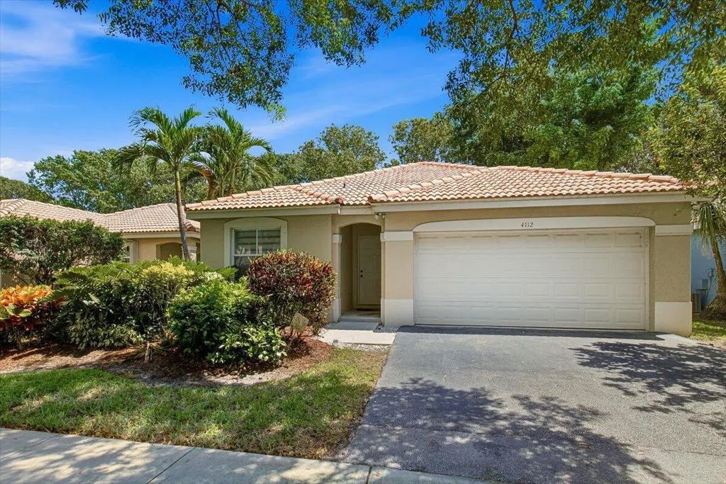 4112 Pine Ridge Lane, Weston
