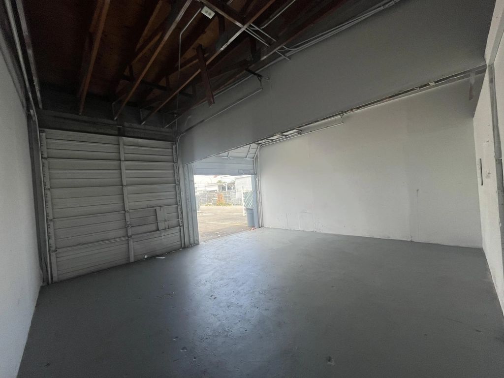 821 Nw 45th Street #b&c, Oakland Park