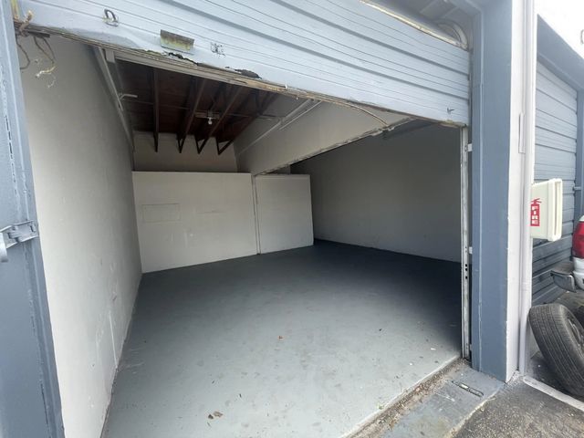 4 of 6 - 821 Nw 45th Street #b&c, Oakland Park, FL