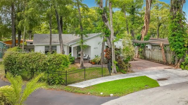 2 of 37 - 4271 Nw 20th Avenue, Oakland Park, FL
