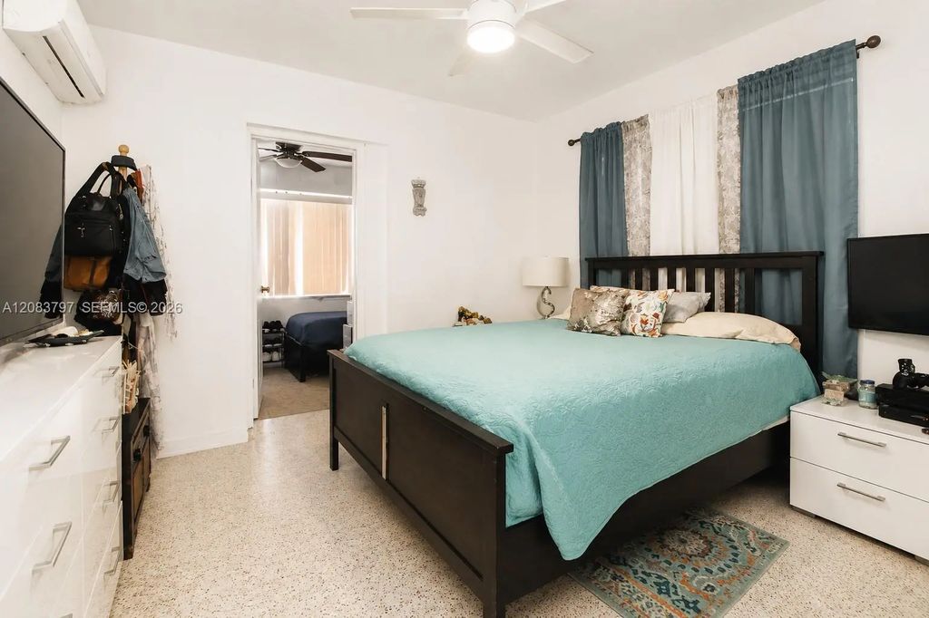 2041 Sw 4th Street, Miami
