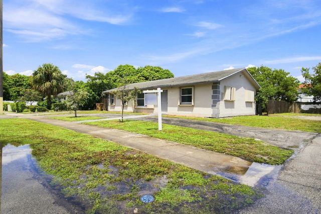 2 of 34 - 399 Sw 14th Street, Deerfield Beach, FL
