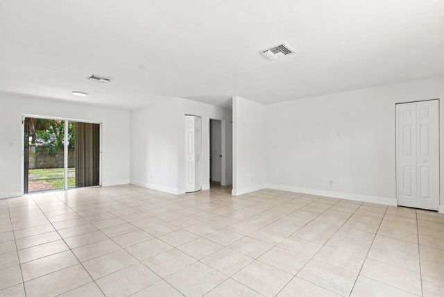 5 of 34 - 399 Sw 14th Street, Deerfield Beach, FL