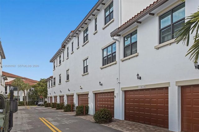 4 of 44 - 11621 Sw 13th Court, Pembroke Pines, FL