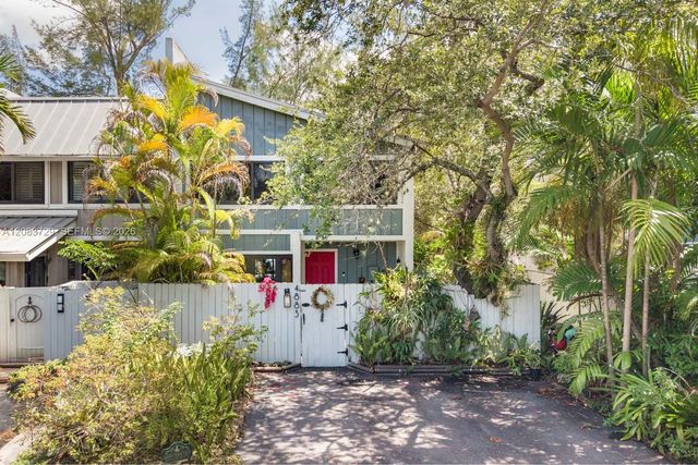 2 of 34 - 4883 Sw 71st Place, Miami, FL