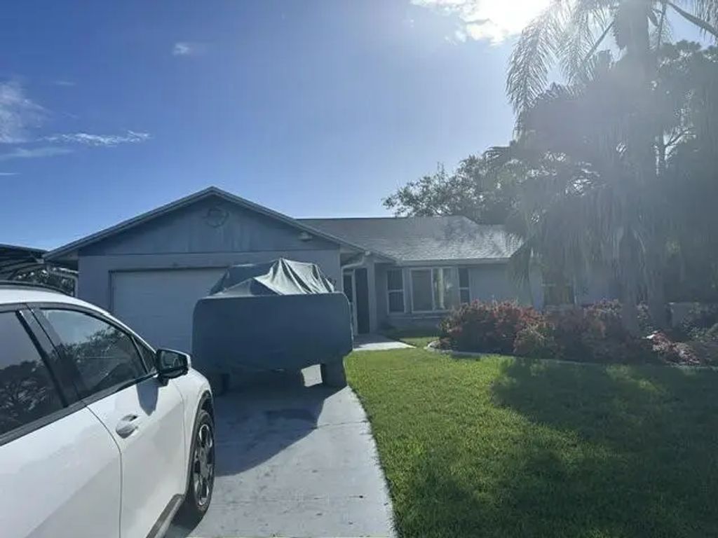 1697 Sw Schleicher Lane, Port St. Lucie