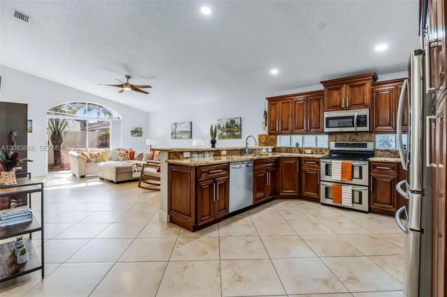 5 of 45 - 1387 Sw 181st Avenue, Pembroke Pines, FL