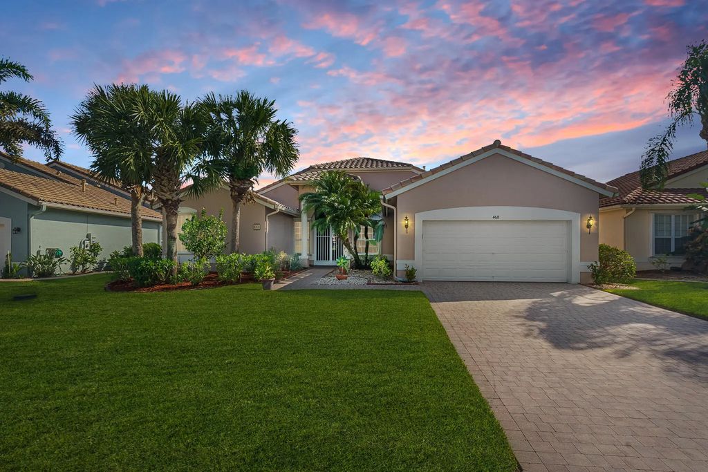 468 Nw Blue Lake Drive, Port St. Lucie