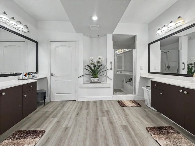 4 of 98 - 10700 Nw 66th Street #513, Doral, FL