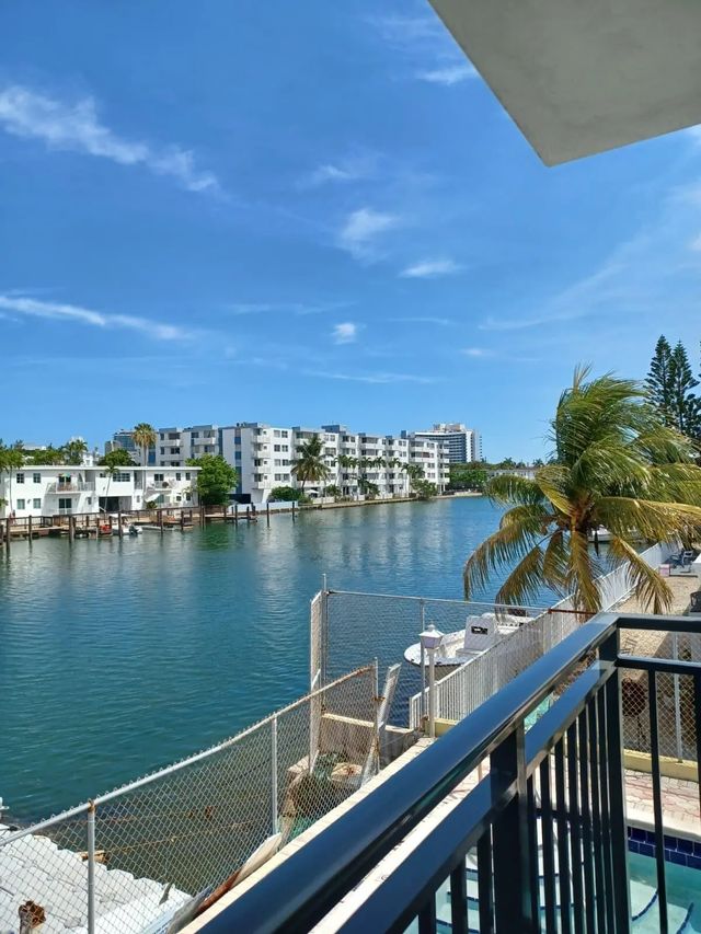 3 of 24 - N/A, Miami Beach, FL
