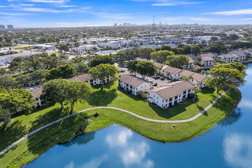 2800 Palmwood Terrace #2220, Boca Raton