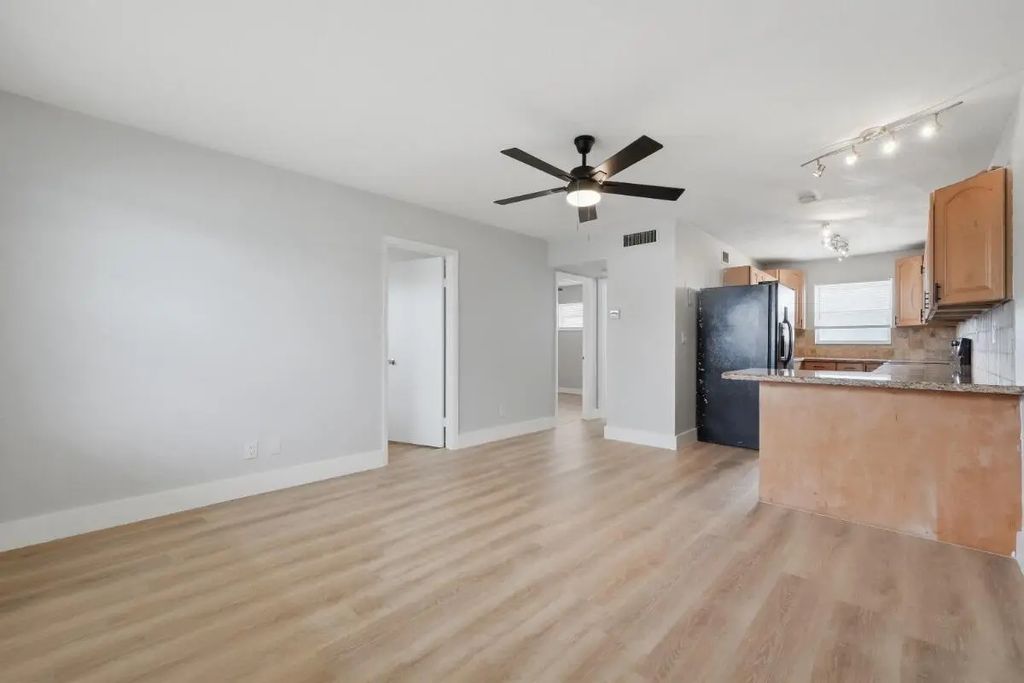 6191 Sw 37th Street #210, Davie