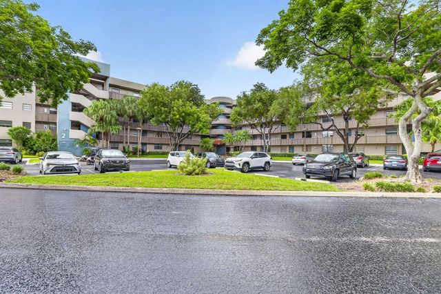 1000 Colony Point Circle #108, Pembroke Pines