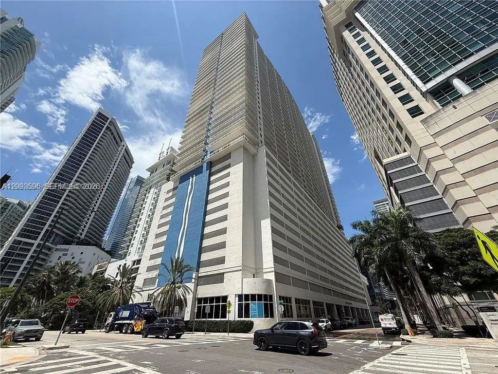 1200 Brickell Bay Drive #1610, Miami