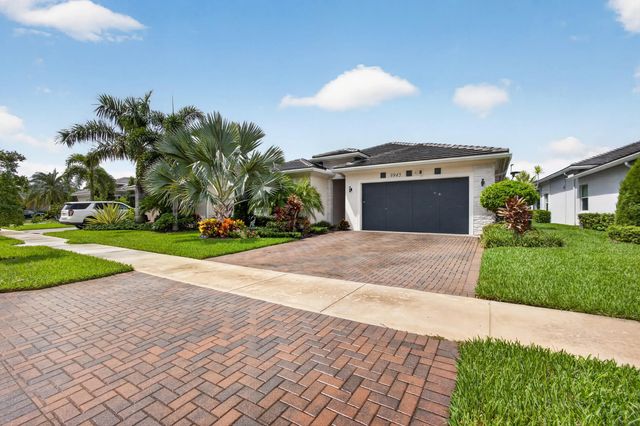 2 of 37 - 9945 Regency Way, Palm Beach Gardens, FL