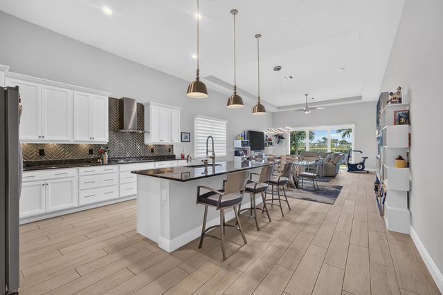 3 of 37 - 9945 Regency Way, Palm Beach Gardens, FL