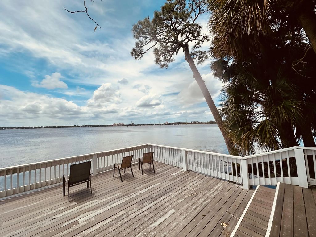 225 S Tropical Trail #320, Merritt Island