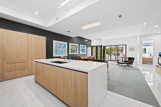 4 of 45 - 818 Ne 2nd Street, Fort Lauderdale, FL