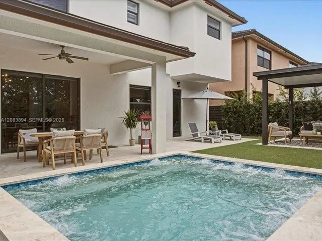 3 of 33 - 15603 Nw 88th Avenue, Miami Lakes, FL