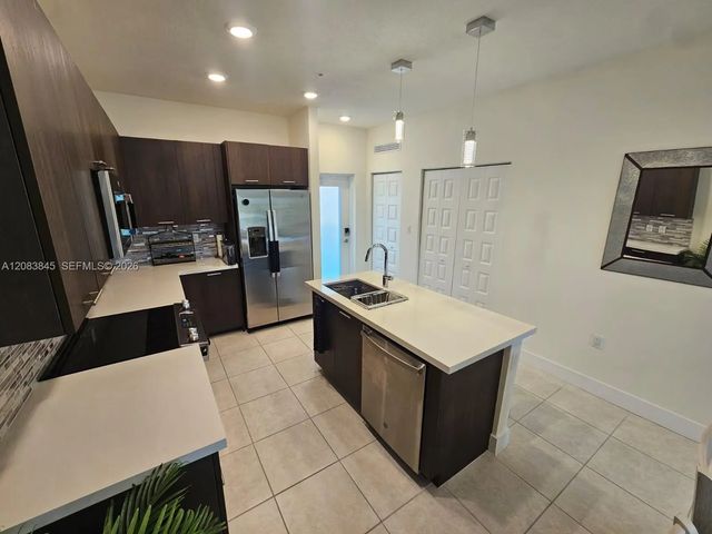 3 of 52 - 8301 Nw 41st Street #b-402, Doral, FL