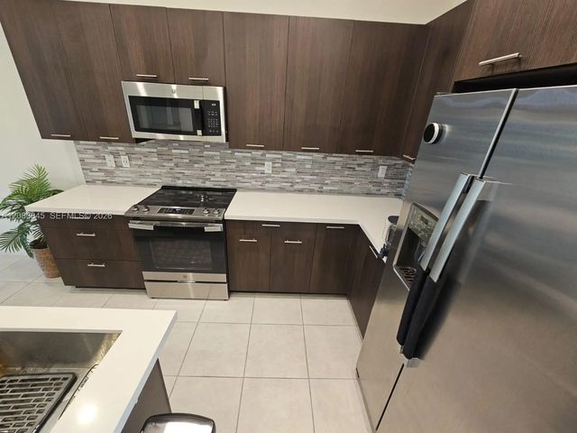 4 of 52 - 8301 Nw 41st Street #b-402, Doral, FL