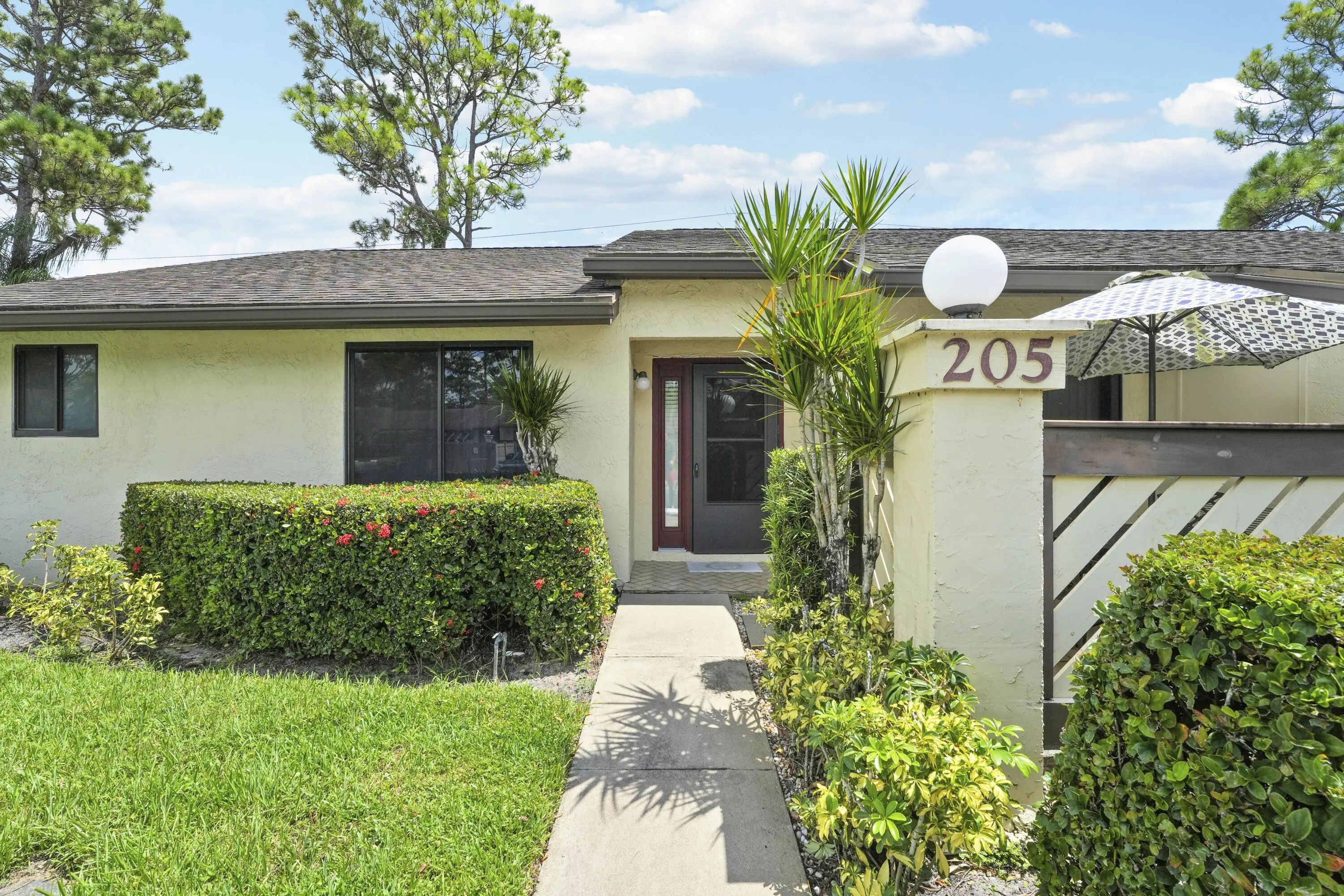 MLS B26072897 STRATHMORE GATE I UNIT TWO home for sale in Royal Palm Beach