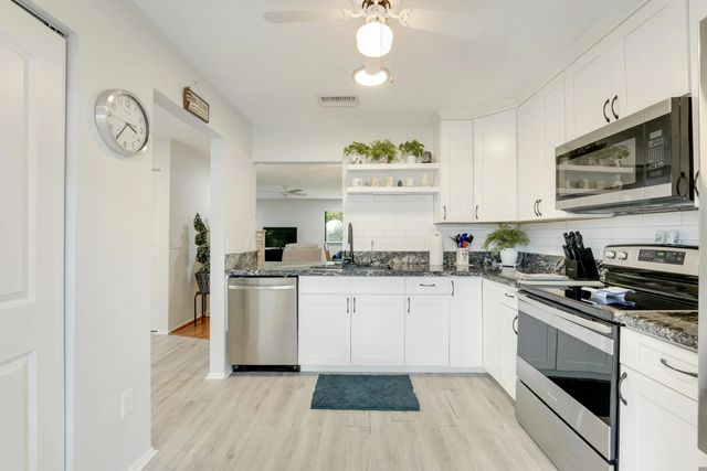 5 of 19 - 205 Star Clusters Court, Royal Palm Beach, FL