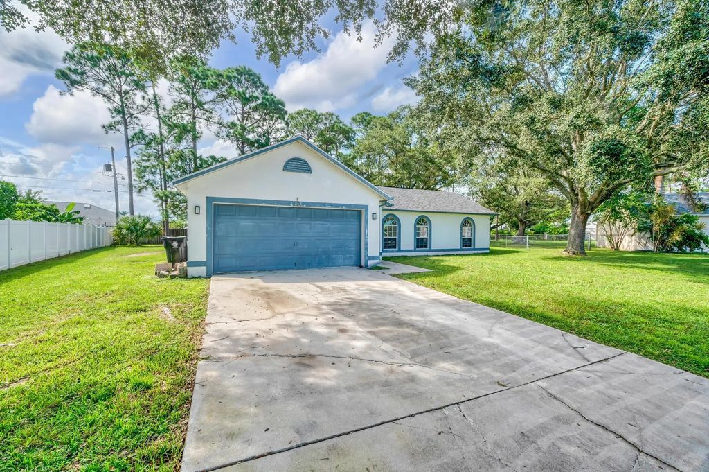 1800 Sw Glenco Street, Port St. Lucie