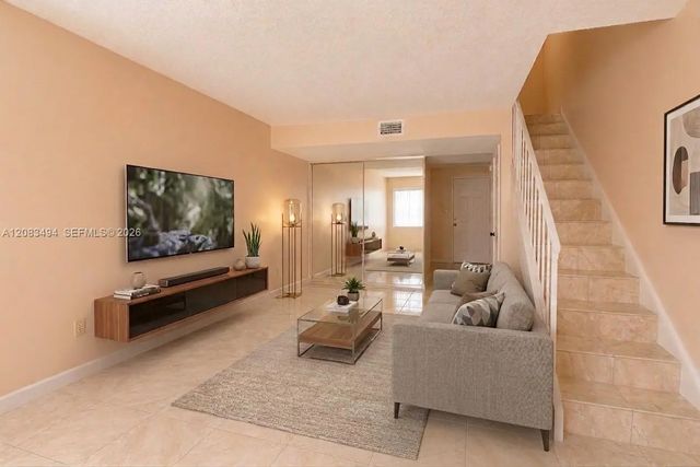 4 of 18 - 4125 W 11th Lane #52, Hialeah, FL