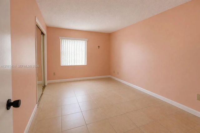 5 of 18 - 4125 W 11th Lane #52, Hialeah, FL