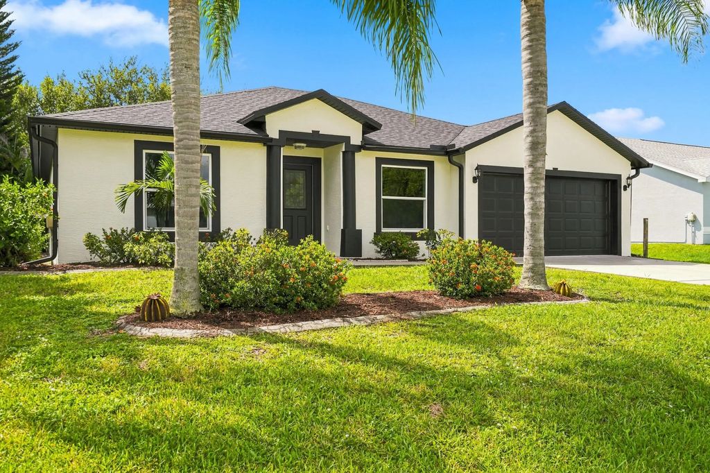 820 Sw Jennifer Terrace, Port St. Lucie