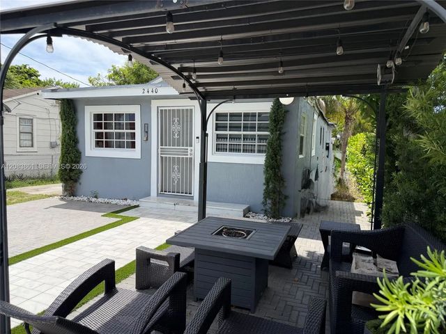 3 of 16 - 2440 Nw 57th Street, Miami, FL
