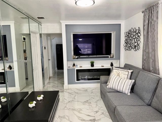 4 of 16 - 2440 Nw 57th Street, Miami, FL