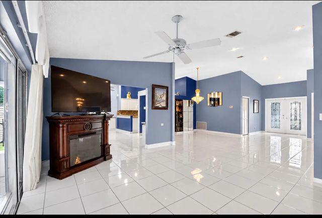 5 of 26 - 8261 Lake Cypress Road, Lake Worth, FL